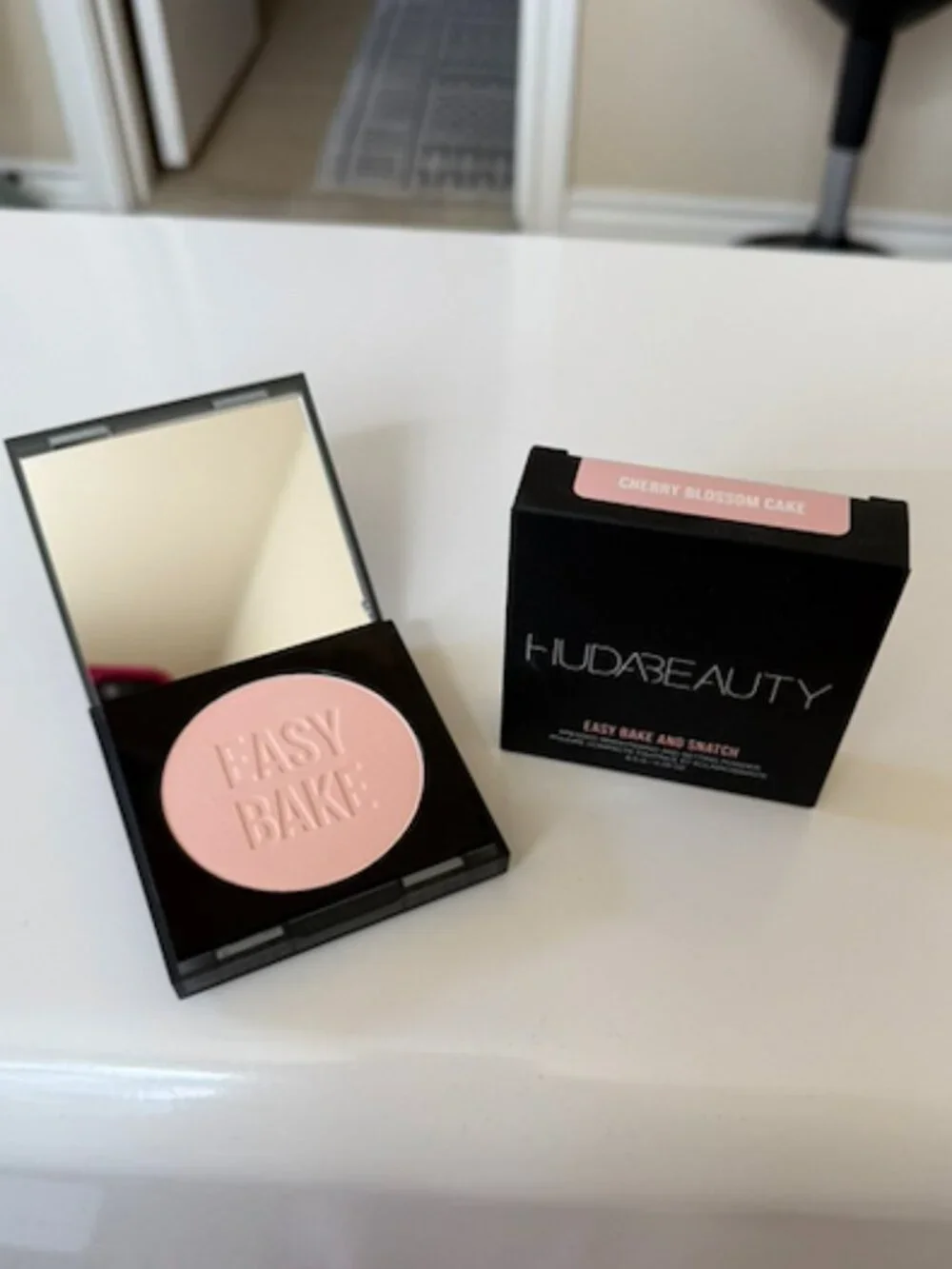Huda Beauty Easy Bake and Snatch Pressed Powder - Cherry Blossom Cake